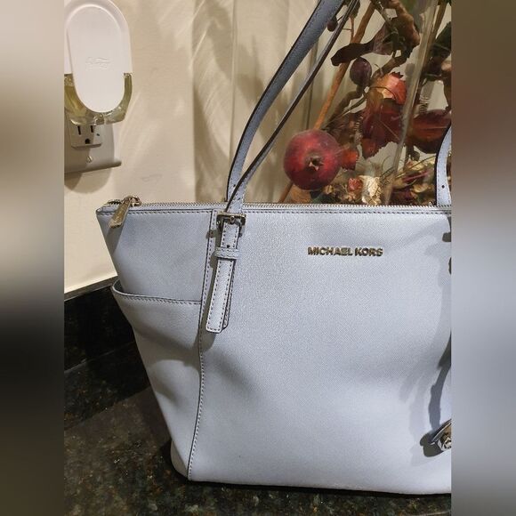 Michael Kors Jet Set Snap Pocket Tote Bag - Picture 2 of 16